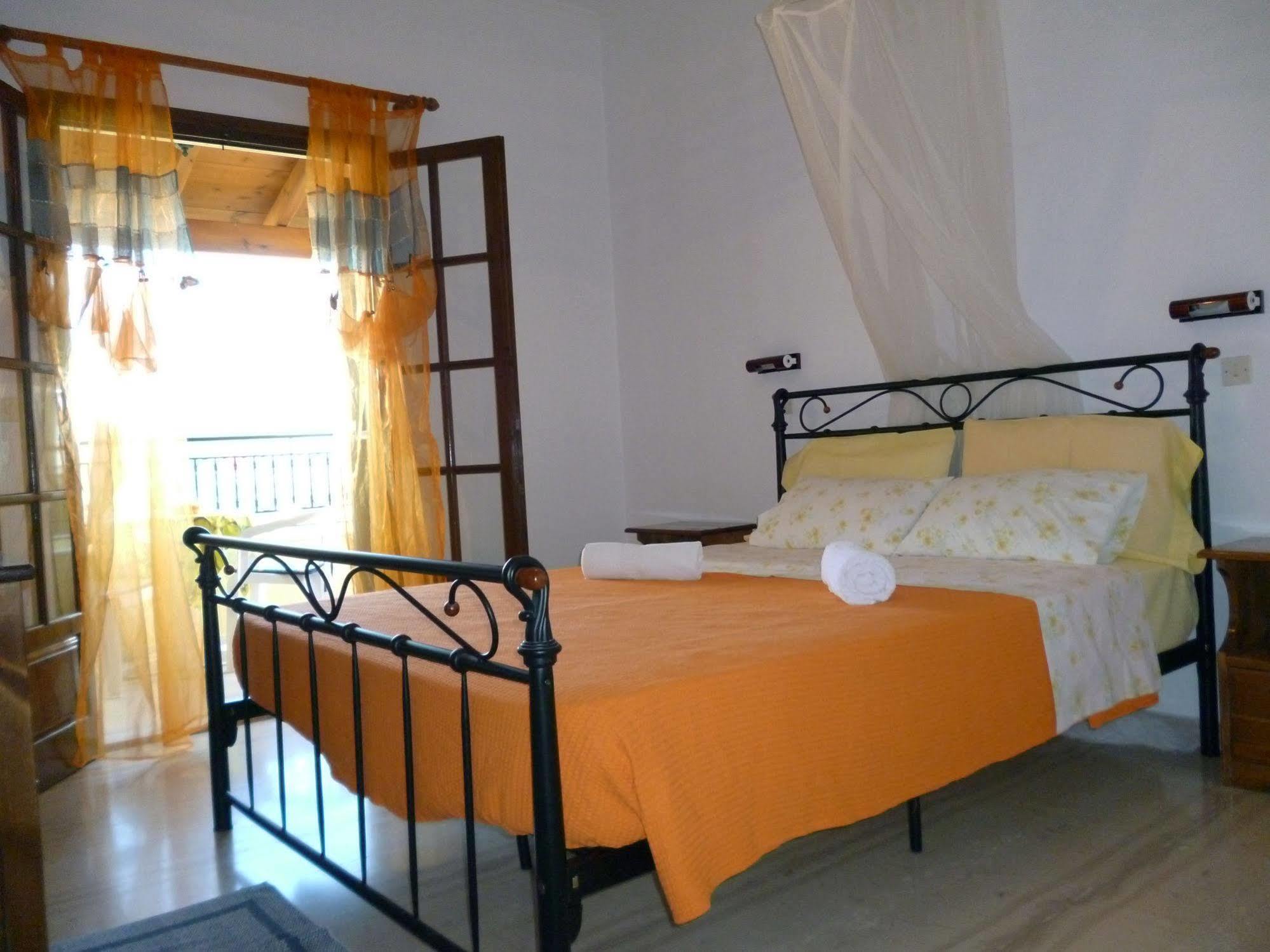 Villa Helen Arillas  Bagian luar foto
